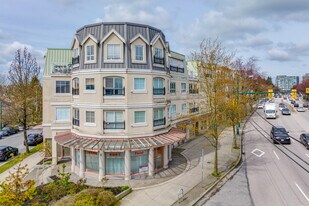 Harvard Place in Vancouver, BC - Building Photo