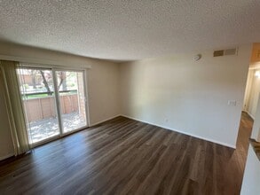 555 E Patriot Blvd in Reno, NV - Building Photo - Building Photo