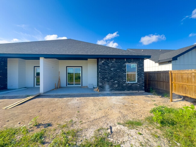 4310 Escondido Ln in Harlingen, TX - Foto de edificio - Building Photo