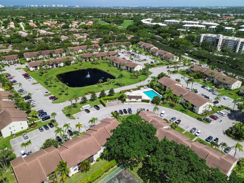 22076 Palms Way in Boca Raton, FL - Building Photo