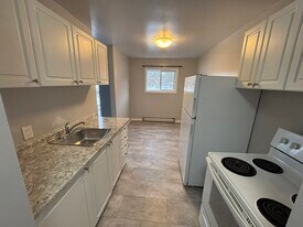 91-91 Ninth Ave in Kitchener, ON - Building Photo