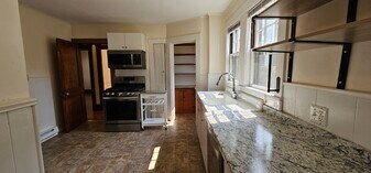28 Rawson Rd, Unit 1 in Arlington, MA - Building Photo