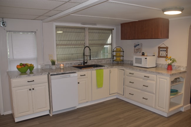 37913 7th Ave in Zephyrhills, FL - Building Photo - Building Photo