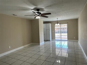 27 W Country Cove Way in Kissimmee, FL - Building Photo - Building Photo