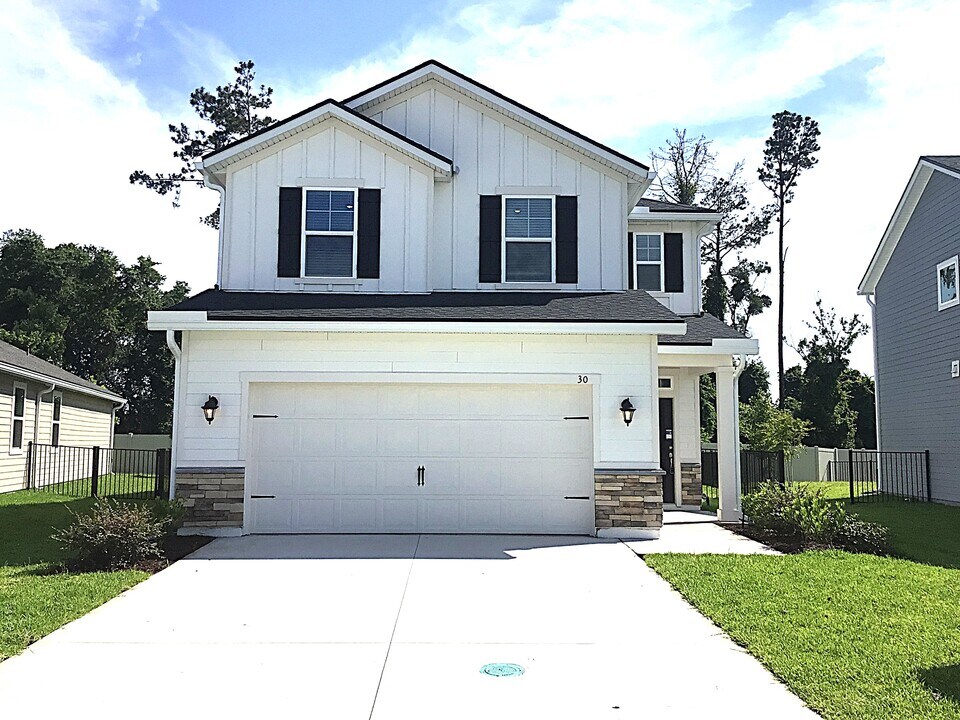 30 Davila Ct in St. Augustine, FL - Building Photo