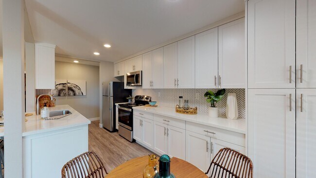 Mocha - Close to Everything. Designed for Every Day. That’s Mocha Living. in Escondido, CA - Foto de edificio - Building Photo