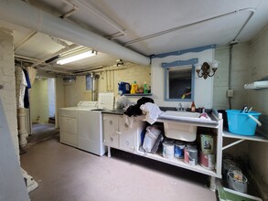 521 N Cherry St, Unit B in Galesburg, IL - Building Photo - Building Photo