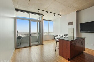 1720 S Michigan Ave, Unit 2513 in Chicago, IL - Foto de edificio - Building Photo