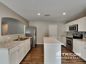 3013 Whispering Trails Dr in Winter Haven, FL - Building Photo - Building Photo