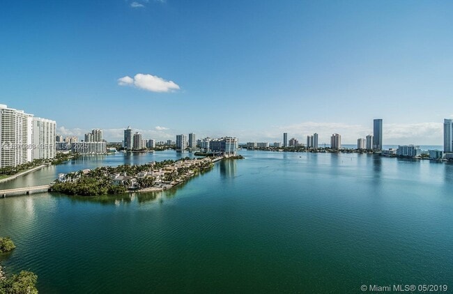 2800 Island Blvd in Aventura, FL - Building Photo - Building Photo