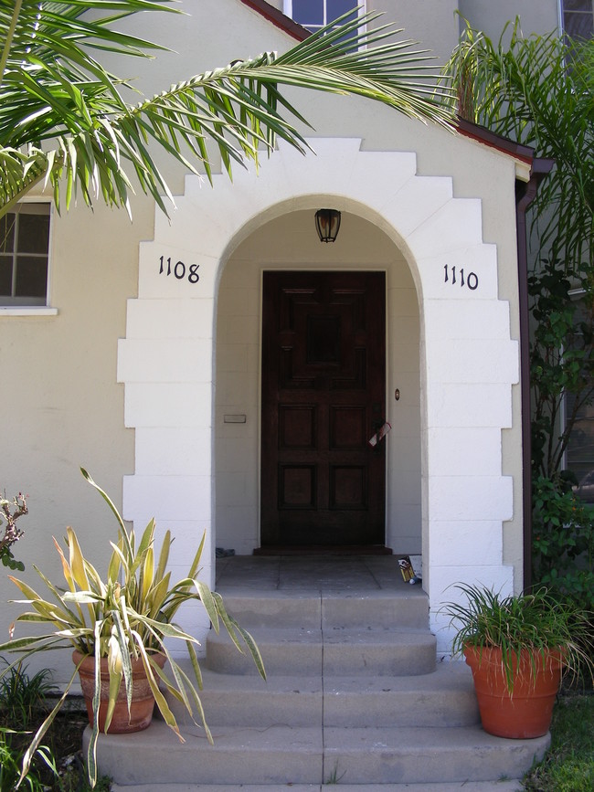 1108 S Redondo Blvd, Unit 1108 in Los Angeles, CA - Building Photo - Building Photo