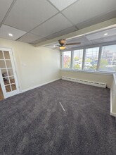 1 S Valley Rd, Unit 201 in Paoli, PA - Building Photo - Building Photo