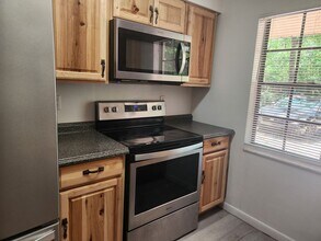 1559 Hammock Dr in Holly Hill, FL - Building Photo - Building Photo