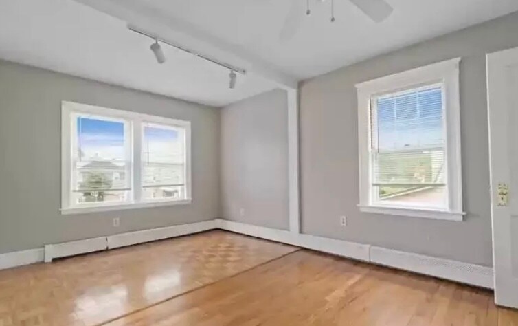 17 Ring Ave, Unit 2b in Quincy, MA - Building Photo