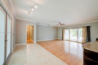 7396 SW 128th St in Pinecrest, FL - Building Photo - Building Photo