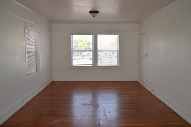 351-351 3rd Ave in Chula Vista, CA - Building Photo - Building Photo