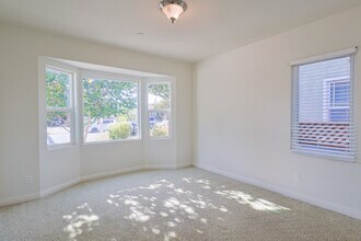 844 N Lima St in Burbank, CA - Foto de edificio - Building Photo