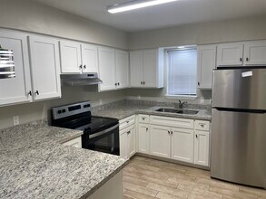 3005 E Price St-Unit -4 in Laredo, TX - Building Photo - Building Photo