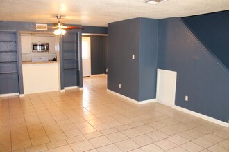 7845 Fuqua St in Houston, TX - Building Photo - Building Photo