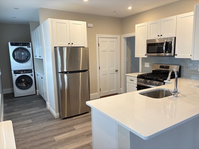 62 Vernal St in Everett, MA - Building Photo - Building Photo