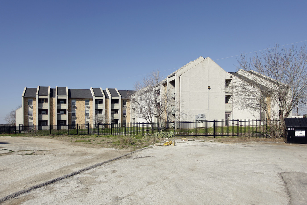 Matt Garcia Apartments in San Antonio, TX - Building Photo