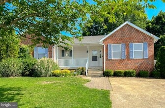 21980 Clipper Dr in California, MD - Building Photo - Building Photo