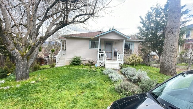 94 Pine St
