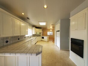 1661 Manzanita Ave in Chico, CA - Building Photo - Building Photo