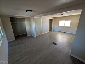 1480 W Irons St in Pahrump, NV - Building Photo - Building Photo