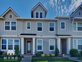 4151 SE Fortress Ln in Hillsboro, OR - Building Photo