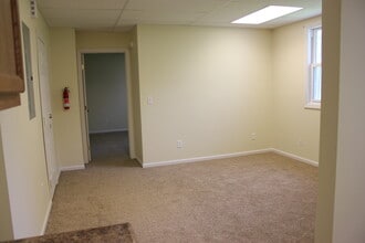 156 May Ave, Unit Apt 3 in Washington, PA - Foto de edificio - Building Photo