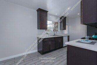 806 W Walnut Ave in Monrovia, CA - Building Photo - Building Photo