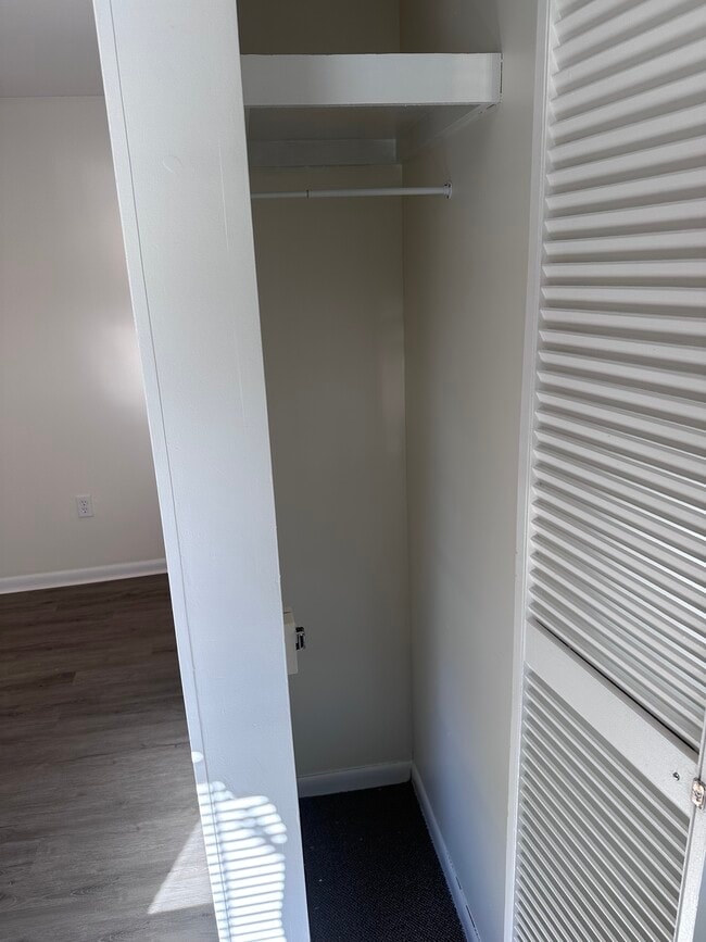 23 Elizabeth St, Unit 23 Elizabeth St Apt 2 in Hudson Falls, NY - Building Photo - Building Photo
