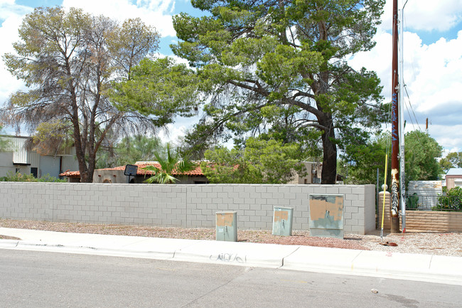 4433 N Old Romero Rd in Tucson, AZ - Building Photo - Building Photo