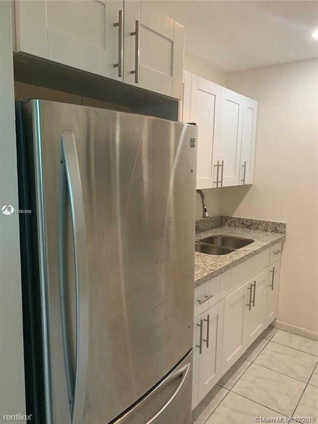 10651 SW 108th Ave in Miami, FL - Building Photo - Building Photo