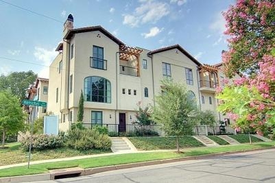 Lomo Blanco Condominiums in Dallas, TX - Building Photo