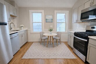 89 Glendower Rd, Unit 3 in Boston, MA - Building Photo - Building Photo