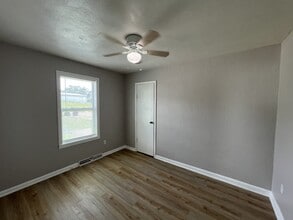 210 Mill St in Belton, MO - Building Photo - Building Photo