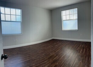 10110 NW 33rd St in Coral Springs, FL - Foto de edificio - Building Photo