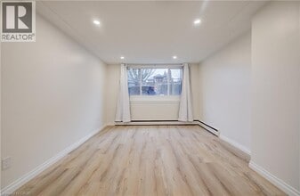 433 Guelph St in Kitchener, ON - Building Photo - Building Photo