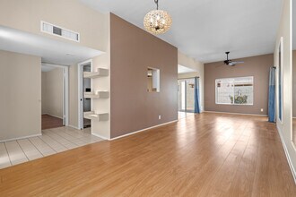 820 E Michelle Dr in Phoenix, AZ - Building Photo - Building Photo