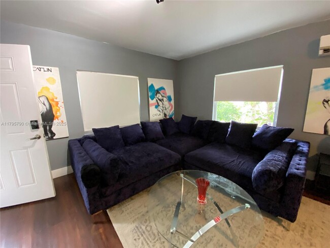 274 NW 32nd St in Miami, FL - Building Photo - Building Photo