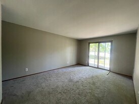 6868-6870 Kathleen Court - 12 Family in Franklin, WI - Building Photo