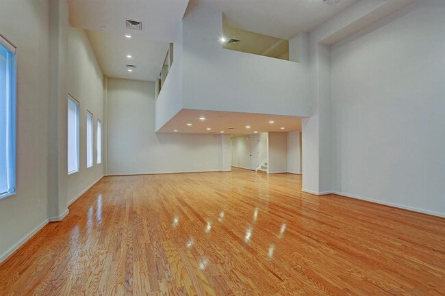 914 Main St in Houston, TX - Building Photo - Building Photo
