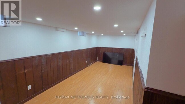 78 Crittenden Square in Toronto, ON - Building Photo - Building Photo