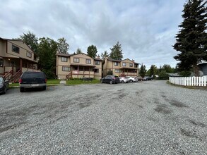 5911 Denali St in Anchorage, AK - Building Photo - Building Photo