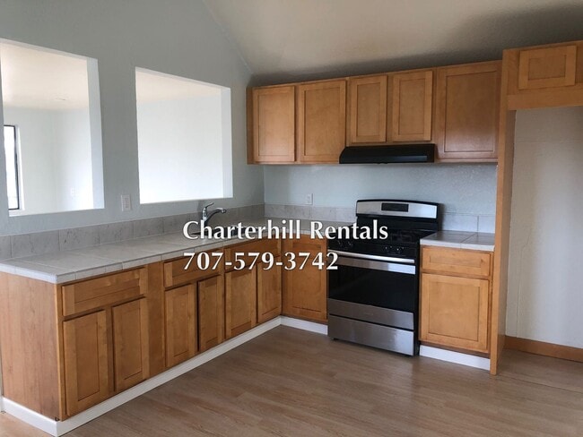 332 Todd Rd in Santa Rosa, CA - Building Photo - Building Photo