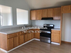 332 Todd Rd in Santa Rosa, CA - Building Photo - Building Photo