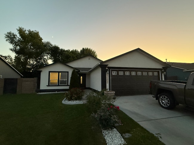 property at 5502 Hayes Ln