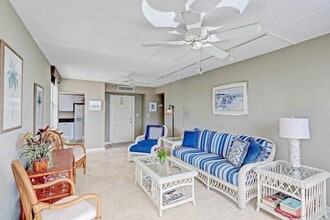 1820 New Palm Way, Unit 201 in Boynton Beach, FL - Foto de edificio - Building Photo